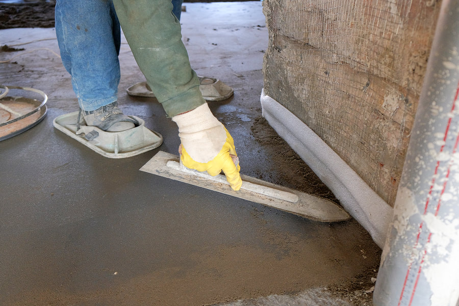 Floor leveling by an expert